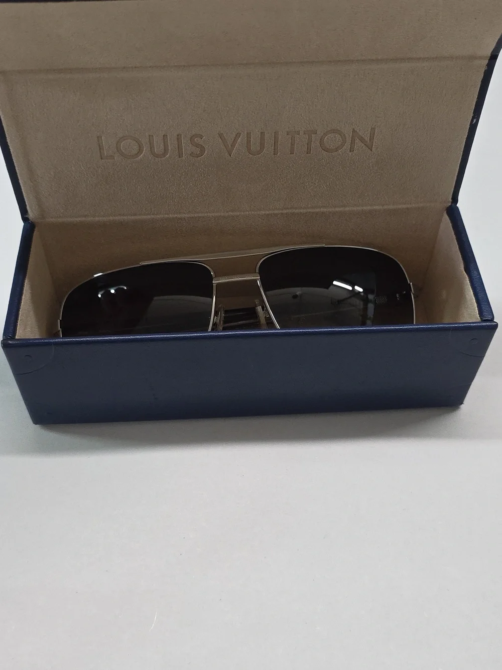 Louis Vuitton Attitude Z0260U Men’s Silver Frame Sunglasses PreOwned - Picture 10 of 10